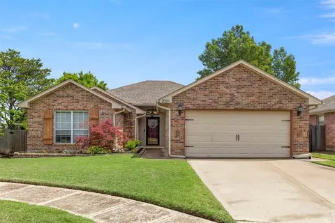 2016 Skyline Dr, Edmond, OK 73003