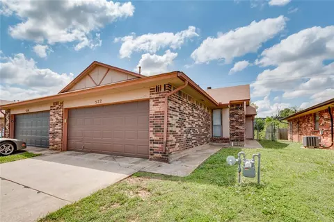 520 Peppertree Ln, Midwest City, OK 73110