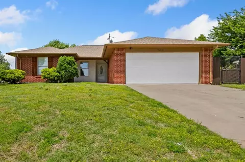 9801 Ashley Pl, Oklahoma City, OK 73120