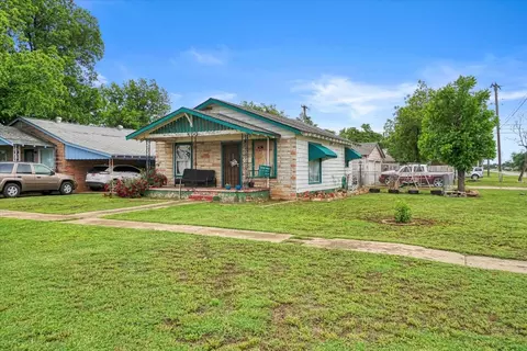 400 E Liveoak St, Altus, OK 73521 photo 1