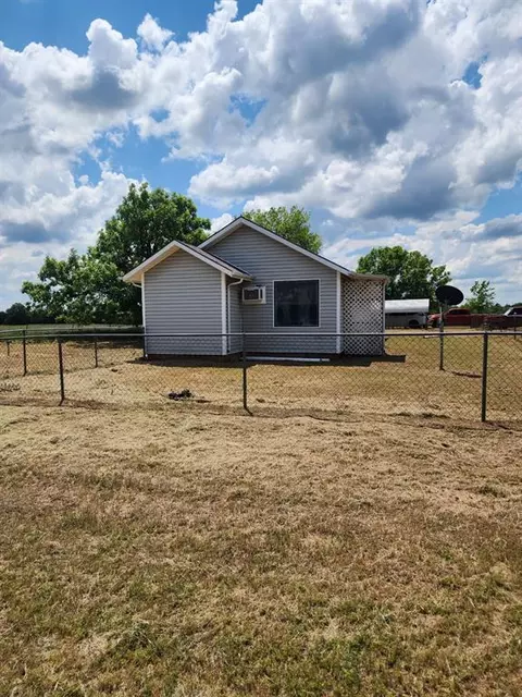 6095 County Road 1340 Rd, Carnegie, OK 73015