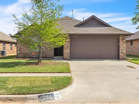 10728 SW 35th St, Yukon, OK 73099