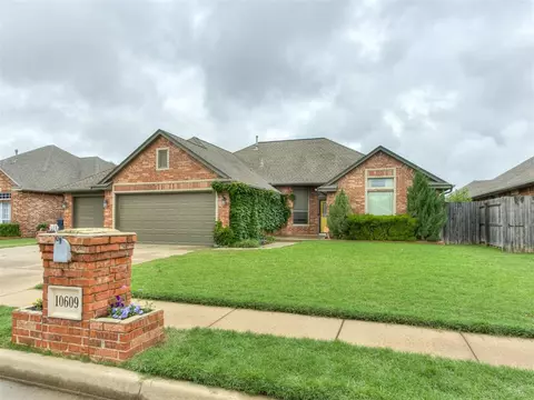 10609 NW 38th St, Yukon, OK 73099