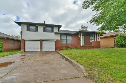 217 W Glenhaven Dr, Midwest City, OK 73110