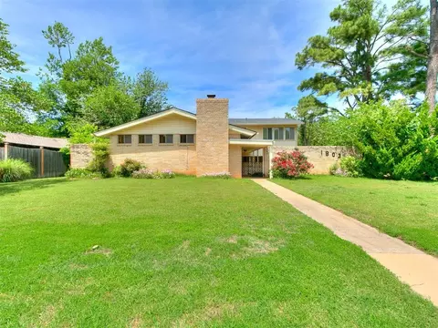 1803 Crestmont St, Norman, OK 73069