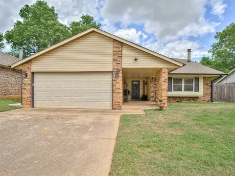 512 Conestoga Dr, Yukon, OK 73099