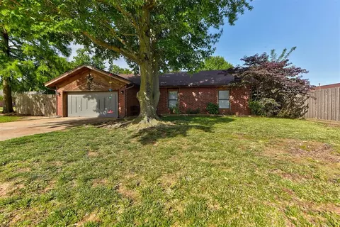306 Teresa Dr, Norman, OK 73071