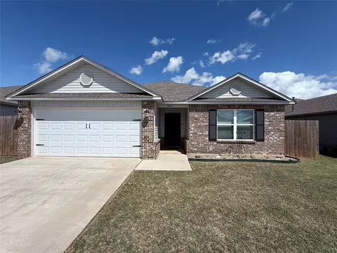 3007 Russel Rd, Chickasha, OK 73018