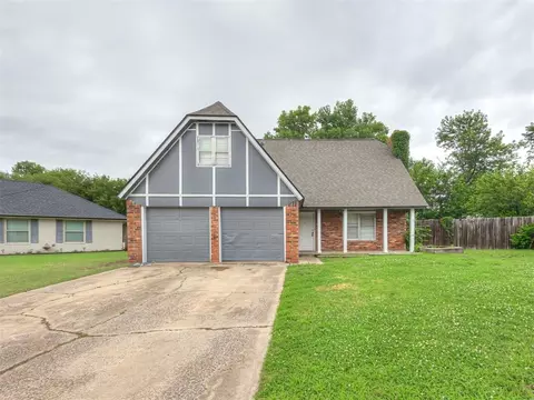 207 Americana Ct, Norman, OK 73069