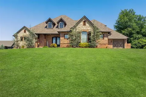 3692 River Valley Dr, Newcastle, OK 73065