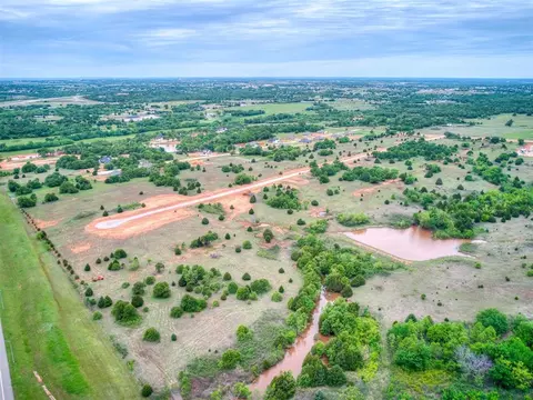 1249 Twin Oaks Dr, Blanchard, OK 73010