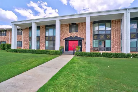 2525 NW 62nd St #208, Oklahoma City, OK 73112
