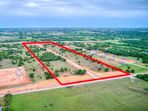 1241 Twin Oaks Dr, Blanchard, OK 73010
