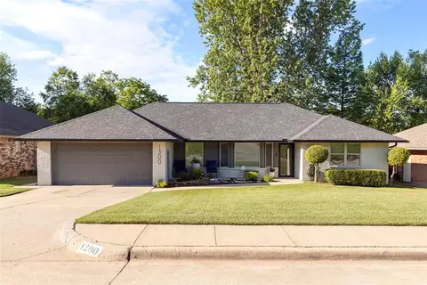 1300 Devonshire Ct, Edmond, OK 73034