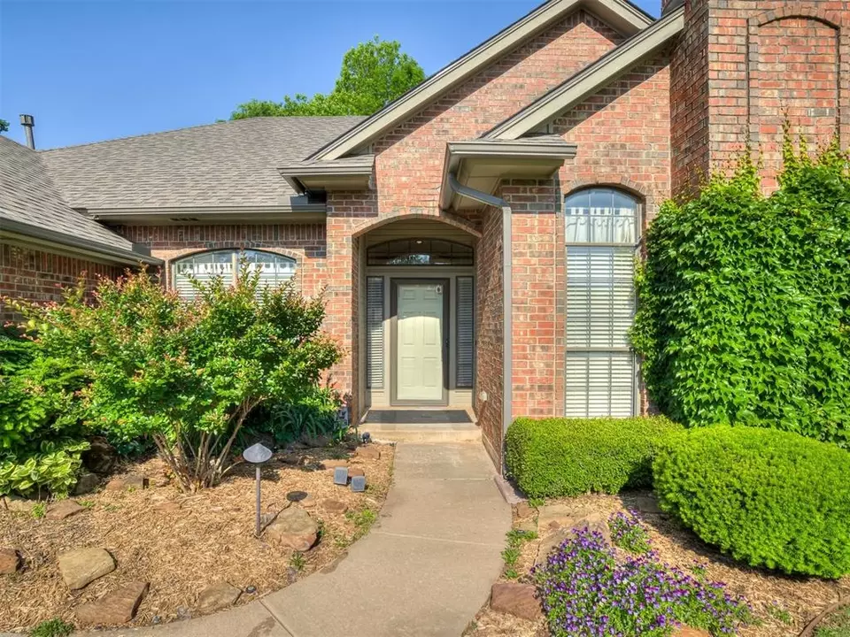  709 Concord Cir, Edmond, OK 73003 photo 2