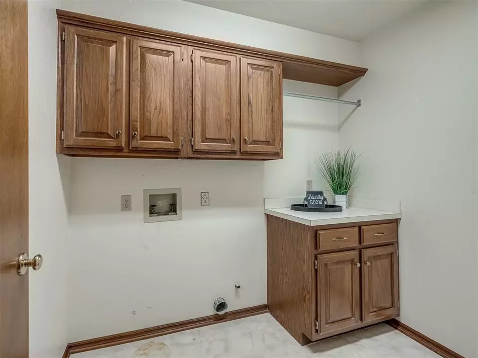  709 Concord Cir, Edmond, OK 73003 photo 24