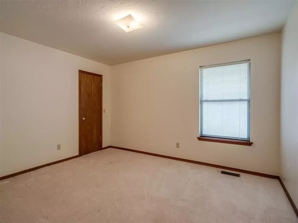  709 Concord Cir, Edmond, OK 73003 photo 19