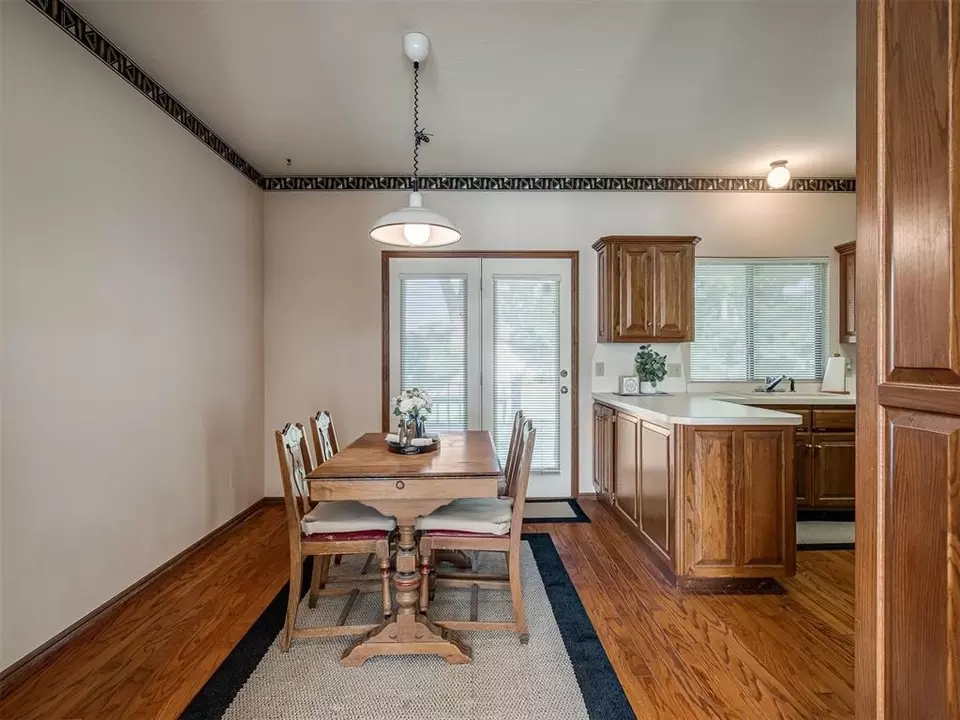  709 Concord Cir, Edmond, OK 73003 photo 9