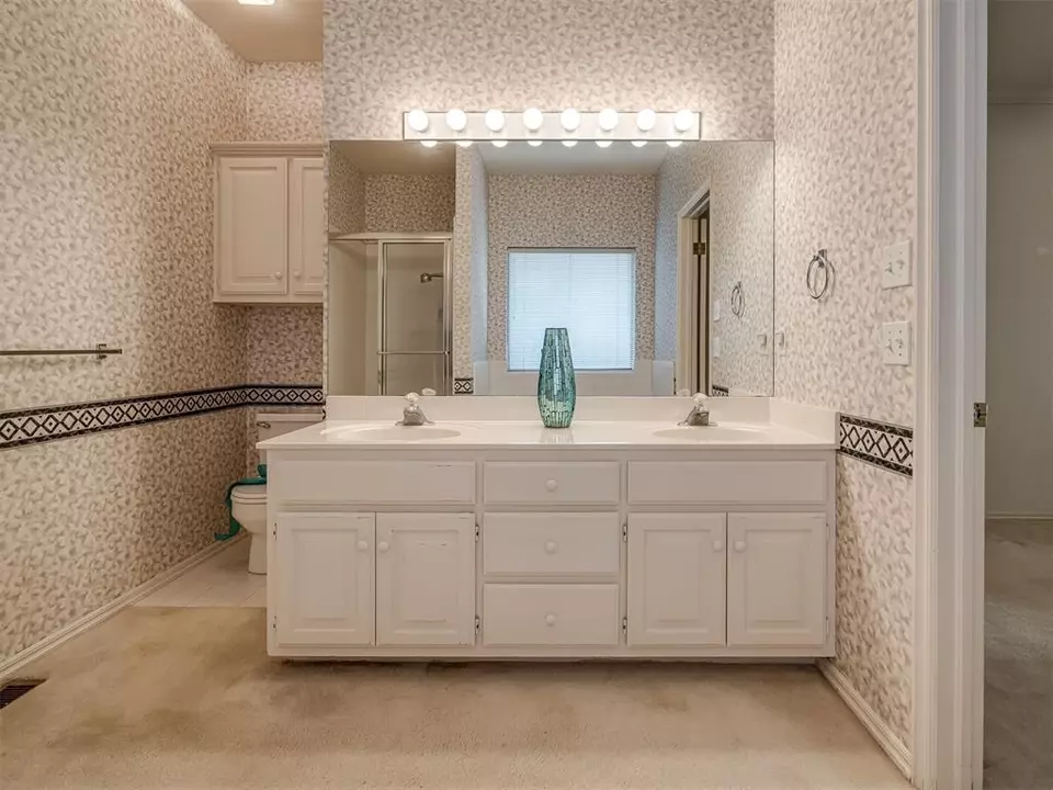  709 Concord Cir, Edmond, OK 73003 photo 16