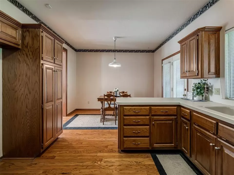  709 Concord Cir, Edmond, OK 73003 photo 12