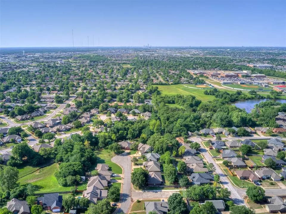  709 Concord Cir, Edmond, OK 73003 photo 33