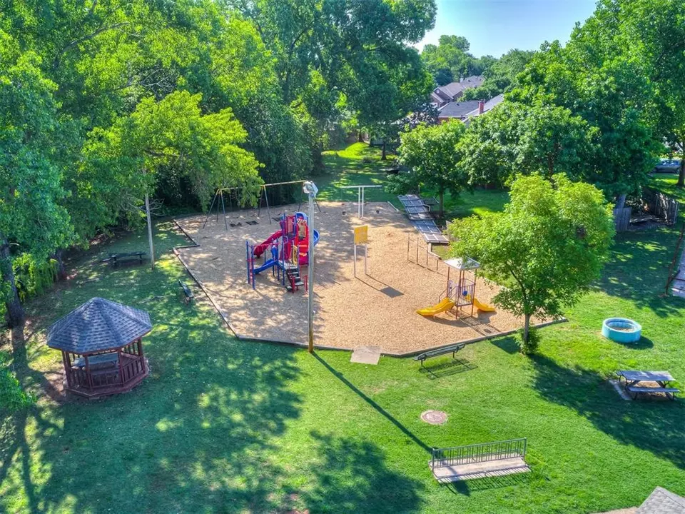  709 Concord Cir, Edmond, OK 73003 photo 36