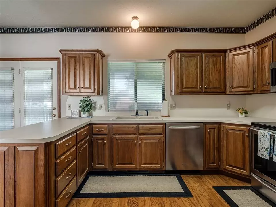 709 Concord Cir, Edmond, OK 73003 photo 11