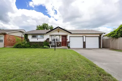 1318 Lakecrest Dr, Norman, OK 73071