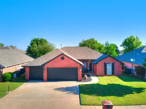 9905 NW 140th St, Yukon, OK 73099