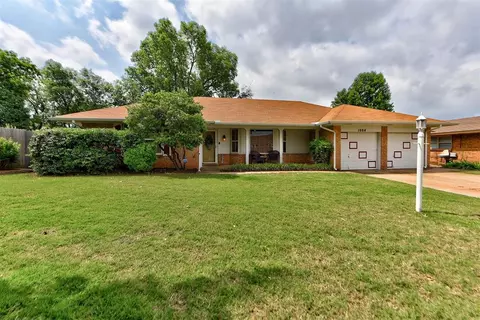 1004 SW 96th St, Oklahoma City, OK 73139
