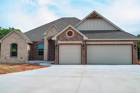 8041 Longbow Dr, Guthrie, OK 73044