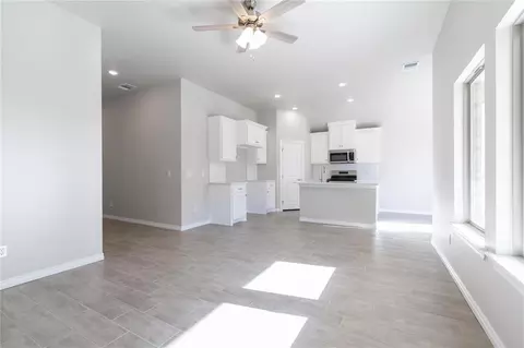 3041 Grapevine St, Edmond, OK 73034
