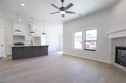 3125 Grapevine St, Edmond, OK 73034