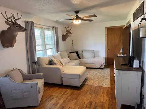 409 W Oklahoma St, Mcloud, OK 74851 photo 3