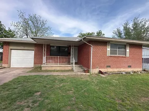 2243 NW 40th St, Lawton, OK 73505