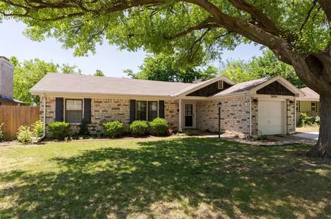 2424 Ashley Dr, The Village, OK 73120