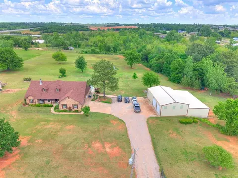 18825 Red Oak Dr, Newalla, OK 74857