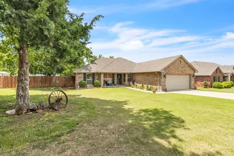 8701 Long Spur Trl, Edmond, OK 73034