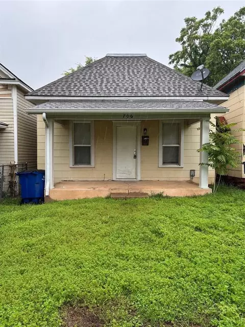 706 E Harrison Ave, Guthrie, OK 73044