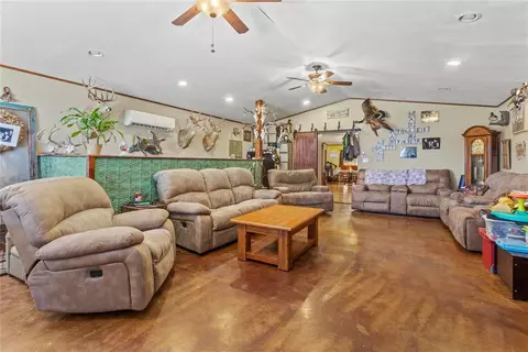 115 S 4th St, Thomas, OK 73669 photo 3