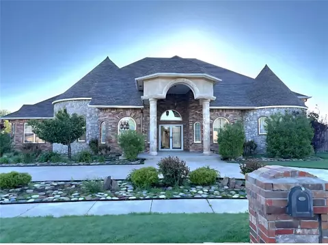 6100 Whispering Grove Dr, Oklahoma City, OK 73169