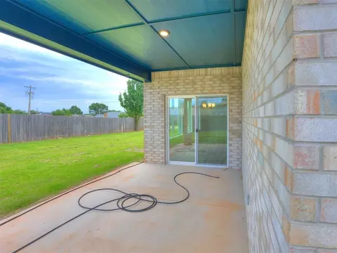 1113 N Silver Leaf Dr, Moore, OK 73160 photo 40