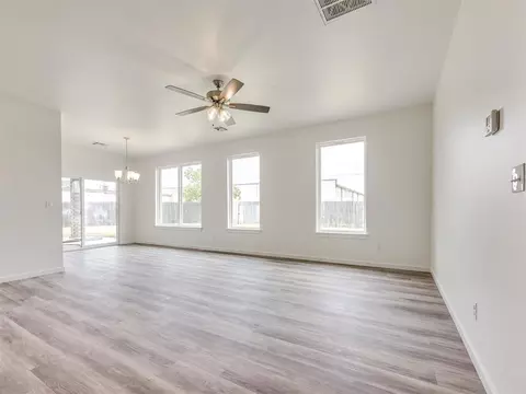 1113 N Silver Leaf Dr, Moore, OK 73160 photo 10
