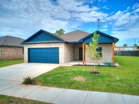 1113 N Silver Leaf Dr, Moore, OK 73160 photo 4
