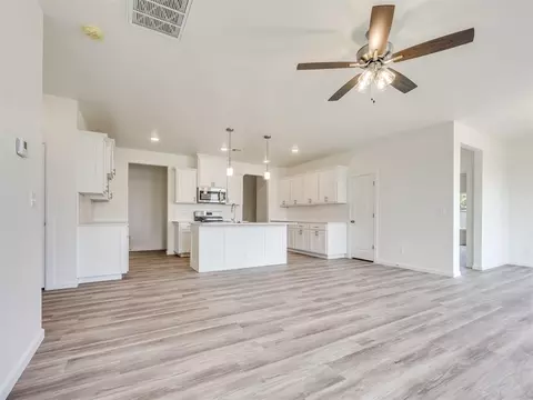 1113 N Silver Leaf Dr, Moore, OK 73160 photo 13