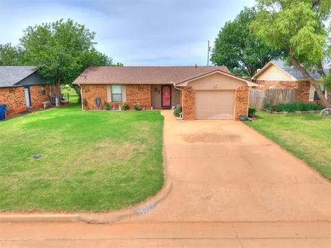 2406 S 15th St, Kingfisher, OK 73750