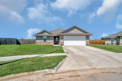1537 Avalon Dr, Altus, OK 73521