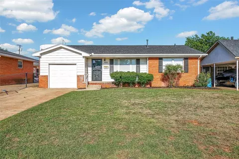 421 S 19th St, Clinton, OK 73601
