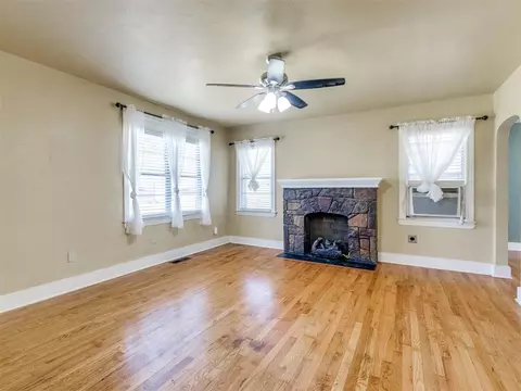 130 E 8th St, Edmond, OK 73034 photo 7