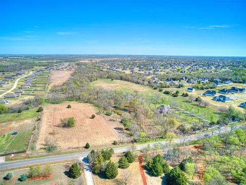 W Waterloo Road, Edmond, OK 73025